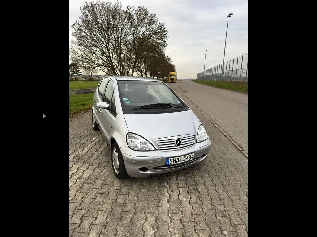 Gebraucht Mercedes A160 Elegance 102 PS (75 kW) 2004 Silber Van / Kleinbus
