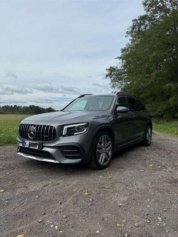 Grau Gebraucht 2020 Mercedes GLB35 AMG SUV | 41.000 € (Fairer Preis) - Bild 1/4