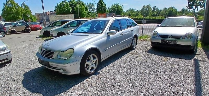 Silber Gebraucht 2003 Mercedes C180 Avantgarde Kombi | 2.590 € (Etwas zu teuer) - Bild 1/4