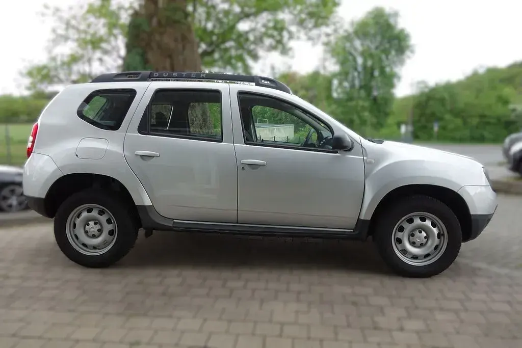 Gebraucht Dacia Duster Lauréate 125 PS (91 kW) 2014 Silber SUV