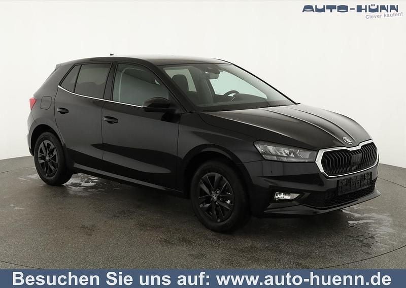 Black magic perleffekt Neu 2024 Skoda Fabia Selection Limousine | 20.695 € (Fairer Preis) - Bild 1/4