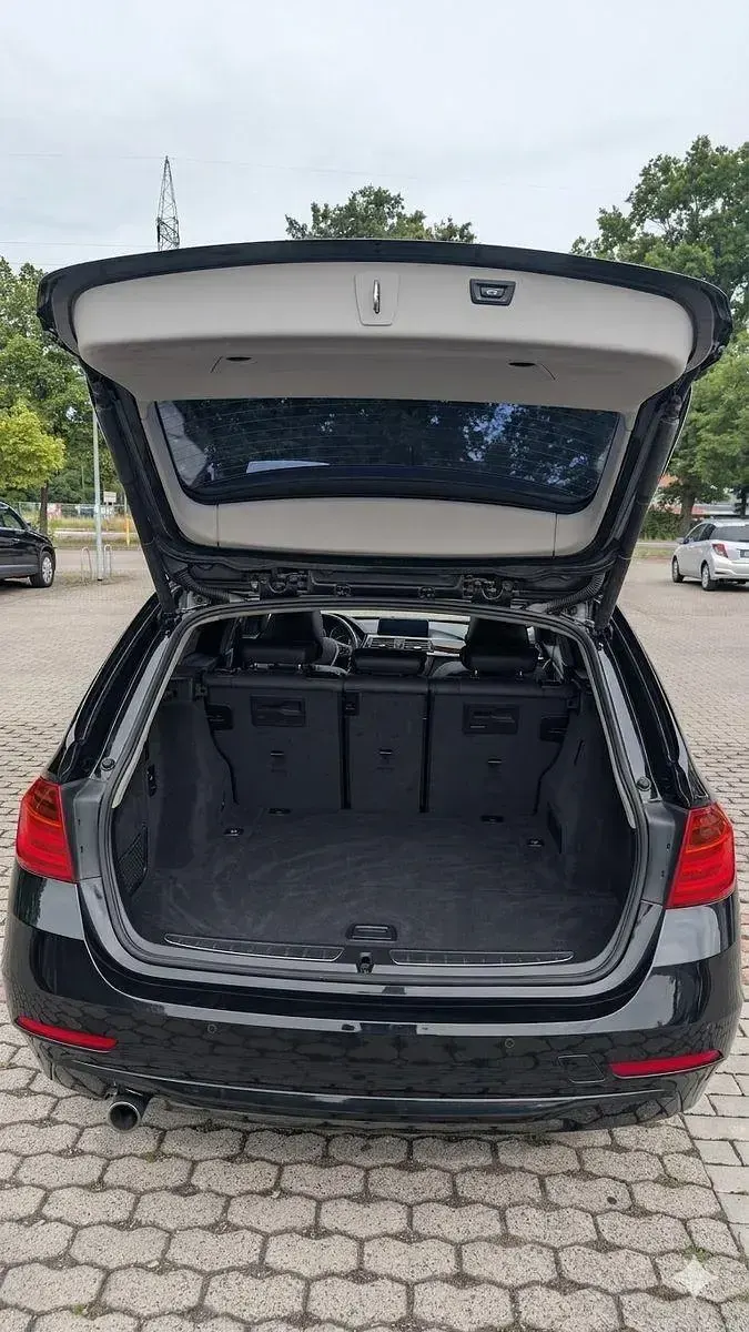 Gebraucht BMW 320 Performance 184 PS (135 kW) 2013 Schwarz Kombi