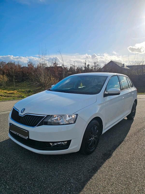 Gebraucht Skoda Rapid Active 95 PS (69 kW) 2018 Kleinwagen