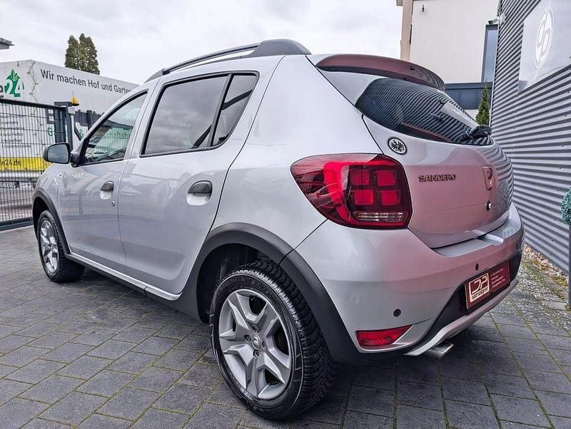 Gebraucht Dacia Sandero Stepway 90 PS (66 kW) 2019 Grau SUV