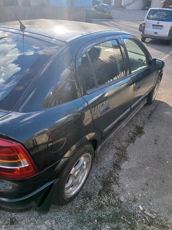Gebraucht Opel Astra 85 PS (62 kW) 2002 Grün Kleinwagen