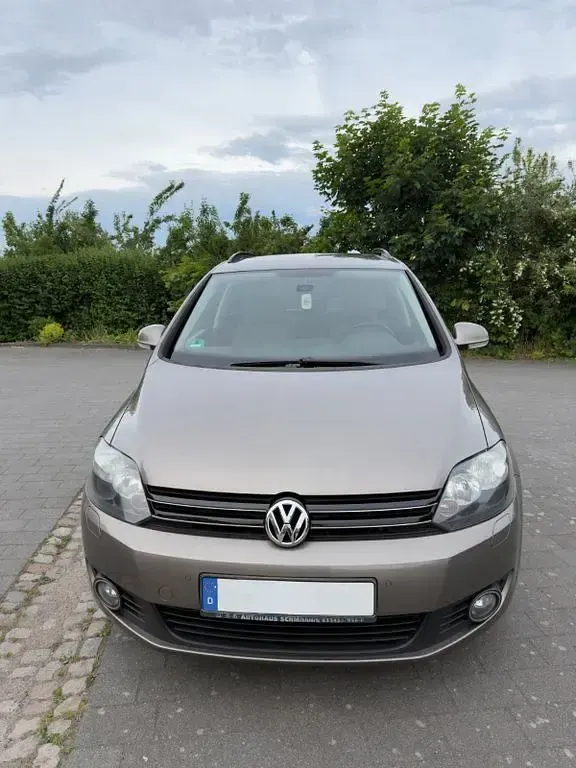 Gebraucht VW Golf Plus Cross Comfortline 122 PS (89 kW) 2009 Gold Van / Kleinbus