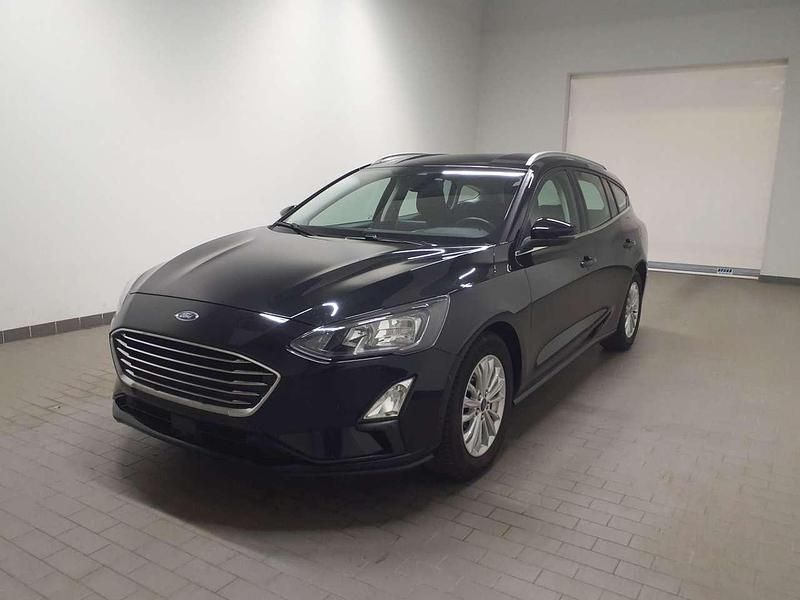 Obsidian schwarz Gebraucht 2021 Ford Focus Titanium Kombi | 11.490 € (Fairer Preis) - Bild 1/4