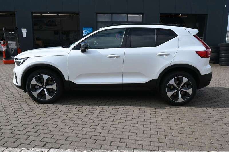 Gebraucht Volvo XC40 Plus 197 PS (144 kW) 2024 Weiß SUV
