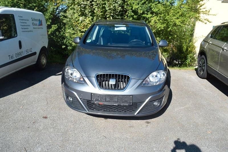 Grau Gebraucht 2013 Seat Altea XL Copa Van / Kleinbus | 3.990 € (Guter Preis) - Bild 1/4