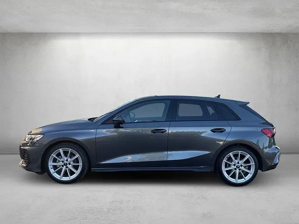 Gebraucht Audi A3 S-Line 150 PS (110 kW) 2025 Daytonagrau perleffekt Limousine