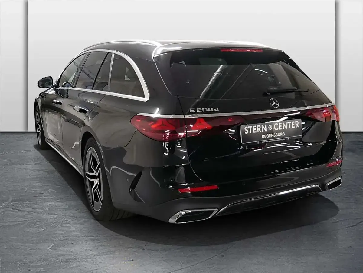 Gebraucht Mercedes E200 AMG 163 PS (119 kW) 2025 Weiß Kombi