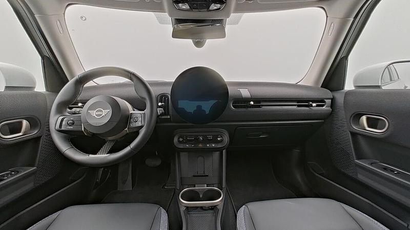 Używany Mini Cooper Classic 114 kW (156 KM) 2025 Srebrny Hatchback
