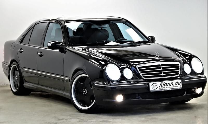 Schwarz Gebraucht 2000 Mercedes E55 AMG AMG Limousine | 27.999 € - Bild 1/4