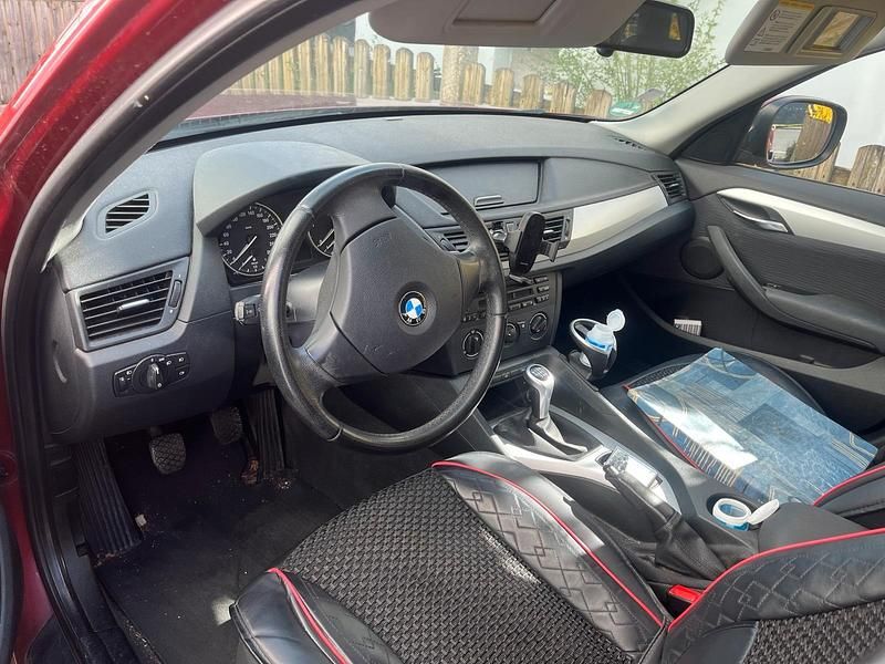 Gebraucht BMW X1 177 PS (130 kW) 2009 Rot SUV