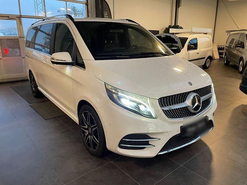 Weiß Gebraucht 2020 Mercedes V300 Exclusive Van / Kleinbus | 61.490 € (Fairer Preis) - Bild 1/4