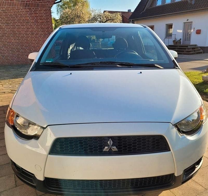 Gebraucht Mitsubishi Colt 75 PS (55 kW) 2013 Weiß Kleinwagen