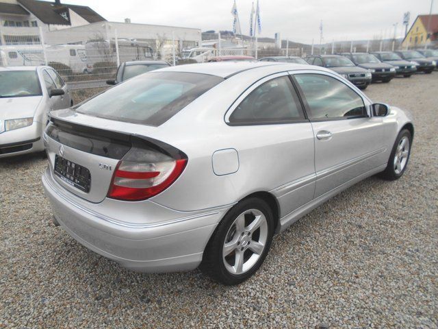 Gebraucht Mercedes C200 122 PS (89 kW) 2004 Silber metallic Coupé