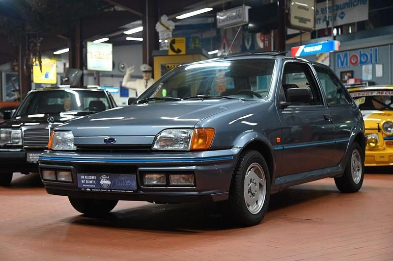 Gebraucht Ford Fiesta 103 PS (75 kW) 1990 Grau Limousine