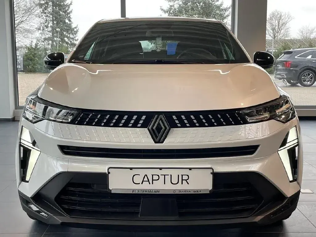 Gebraucht Renault Captur Techno 158 PS (116 kW) 2025 Weiss "nacre" SUV