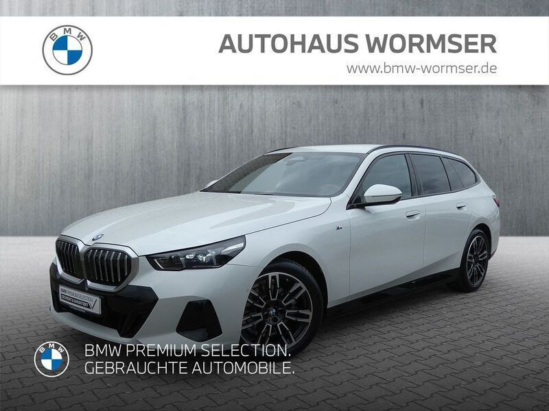 Mineralweiß Gebraucht 2024 BMW 520 M Sport Kombi | 55.970 € (Fairer Preis) - Bild 1/4
