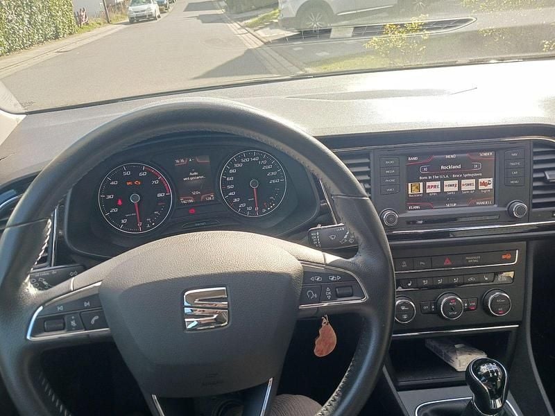 Gebraucht Seat Leon Style 125 PS (91 kW) 2014 Schwarz Limousine