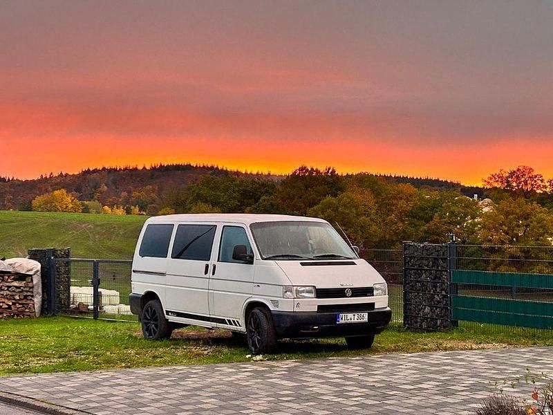 Weiß Gebraucht 2001 VW Caravelle Van / Kleinbus | 4.900 € (Fairer Preis) - Bild 1/4