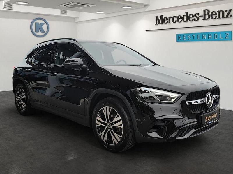 Gebraucht Mercedes GLA220 Progressive 258 PS (189 kW) 2024 Schwarz SUV