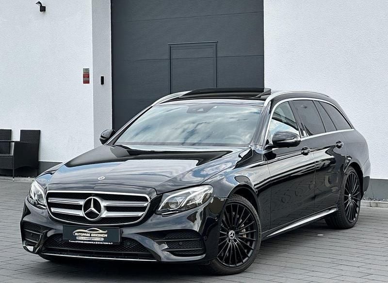Schwarz Gebraucht 2019 Mercedes E450 AMG line Limousine | 35.300 € (Guter Preis) - Bild 1/4