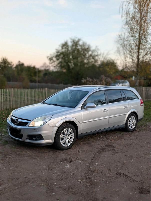 Silber Gebraucht 2006 Opel Vectra Kombi | 950 € (Fairer Preis) - Bild 1/4