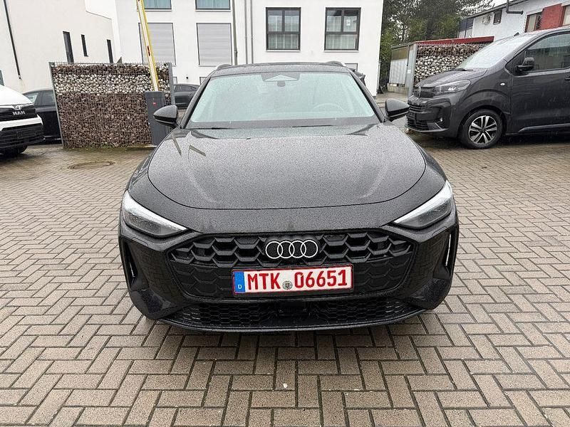 Gebraucht Audi A5 Sport 150 PS (110 kW) 2025 Schwarz Kombi