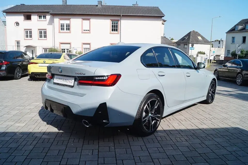 Gebraucht BMW 330e M Sport 292 PS (214 kW) 2025 Grau Limousine
