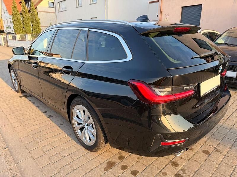 Gebraucht BMW 320 Advantage 190 PS (139 kW) 2020 Schwarz Kombi