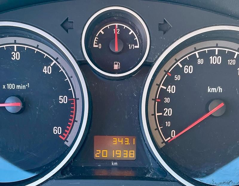 Gebraucht Opel Astra 101 PS (74 kW) 2007 Grau Kombi