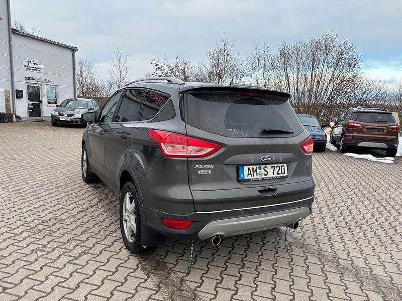 Gebraucht Ford Kuga Titanium 179 PS (131 kW) 2015 Grau SUV