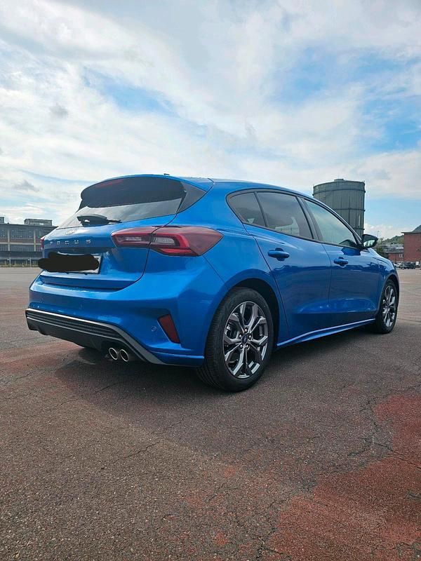 Gebraucht Ford Focus ST-Line 155 PS (114 kW) 2024 Blau Limousine