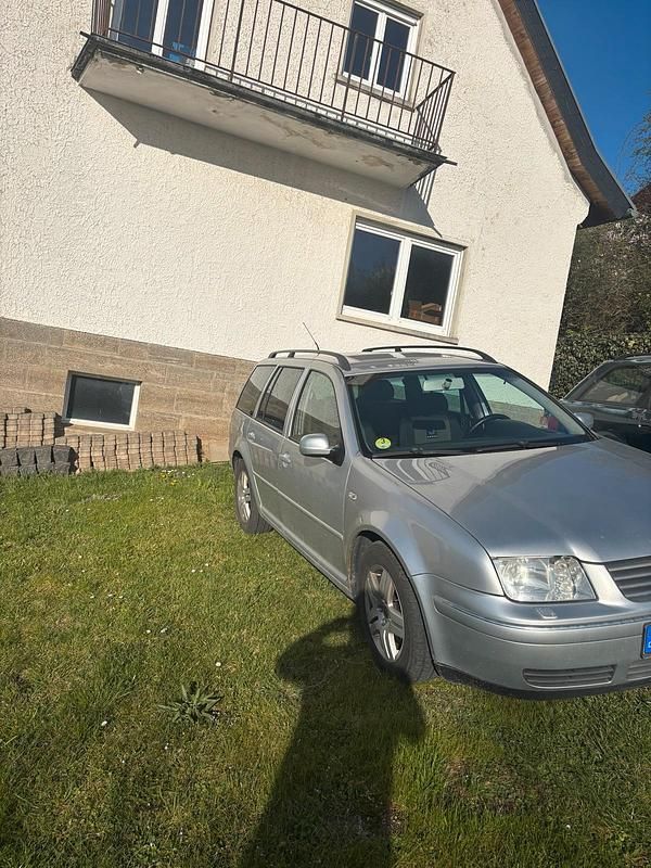 Gebraucht VW Bora 131 PS (96 kW) 2004 Silber Kombi