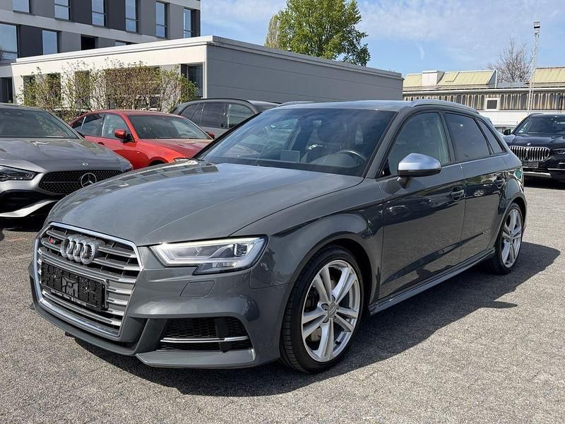 Gebraucht Audi S3 Ambiente 310 PS (228 kW) 2018 Grau Limousine