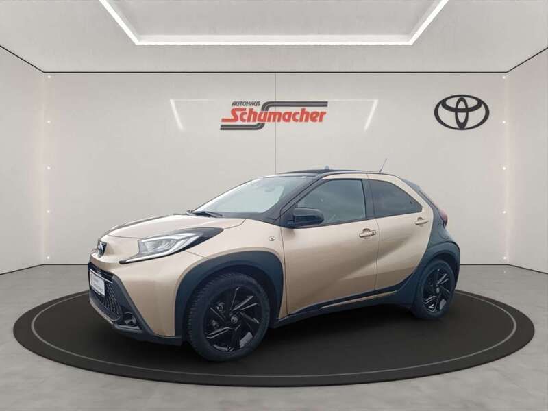 Beige Gebraucht 2023 Toyota Aygo x-style Kleinwagen | 17.250 € (Fairer Preis) - Bild 1/4
