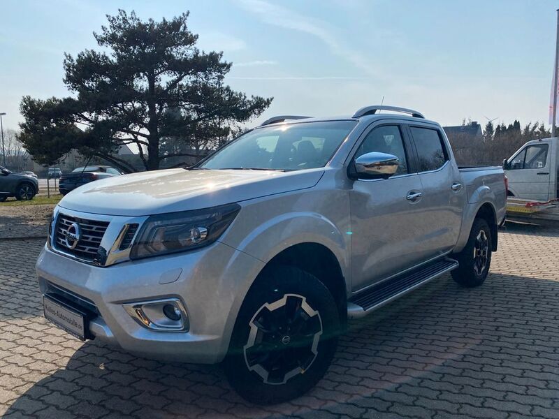 Silber (metallic) Gebraucht 2020 Nissan Navara Tekna Abholung | 31.990 € (Teuer) - Bild 1/4