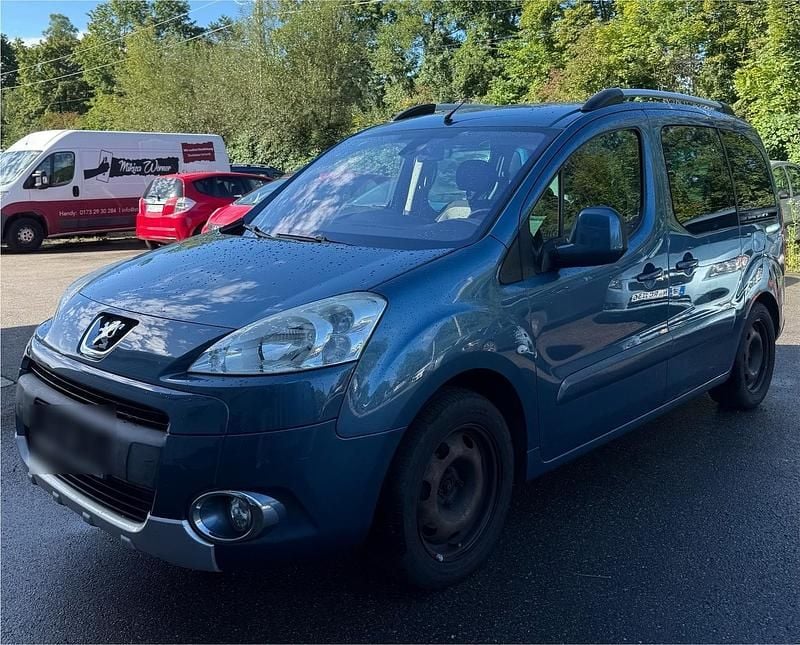 Blau Gebraucht 2010 Peugeot Partner Tepee Van / Kleinbus | 3.550 € (Guter Preis) - Bild 1/4
