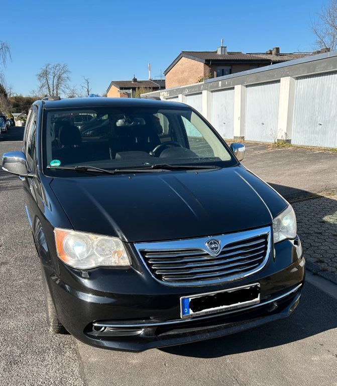 Schwarz Gebraucht 2013 Lancia Voyager Platinum Van / Kleinbus | 11.500 € - Bild 1/4