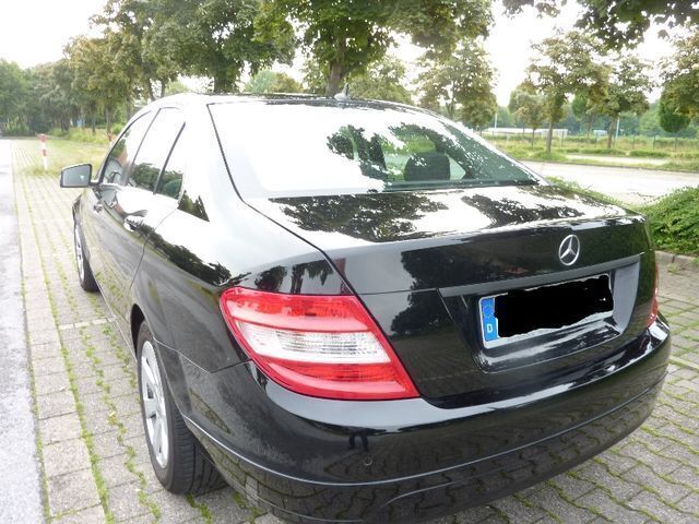 Gebraucht Mercedes C180 156 PS (114 kW) 2010 Schwarz Limousine