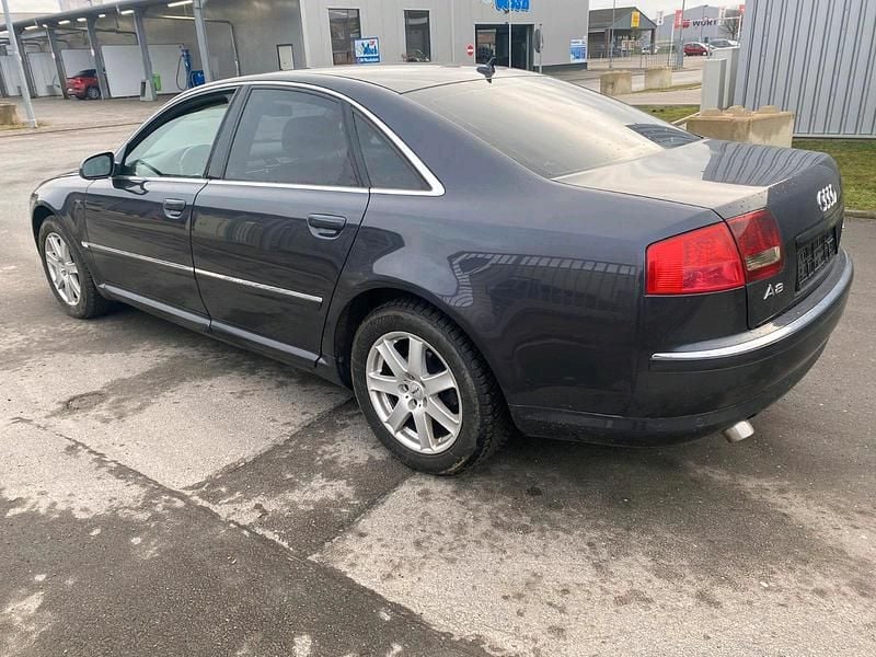 Gebraucht Audi A8 233 PS (171 kW) 2004 Blau Limousine