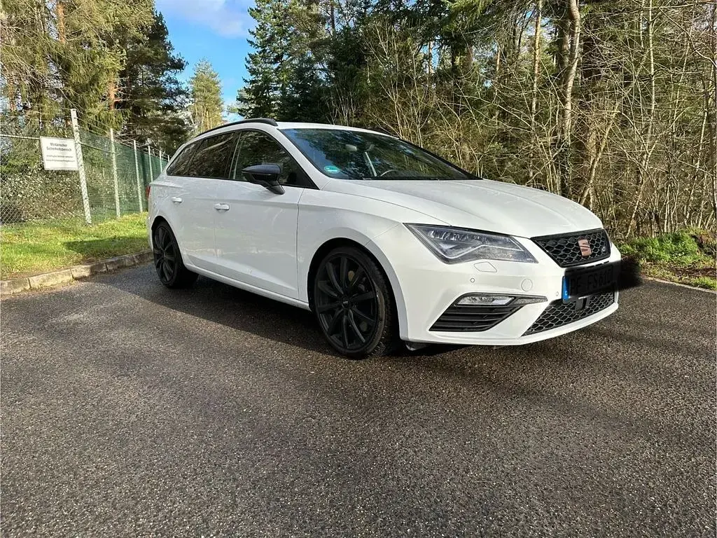 Gebraucht Seat Leon 4Drive 300 PS (220 kW) 2020 Weiß Limousine