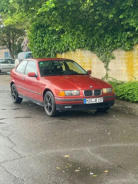Gebraucht BMW 316 102 PS (75 kW) 1998 Rot Limousine
