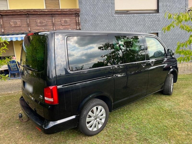 Gebraucht VW Caravelle Comfortline 180 PS (132 kW) 2011 Schwarz Van