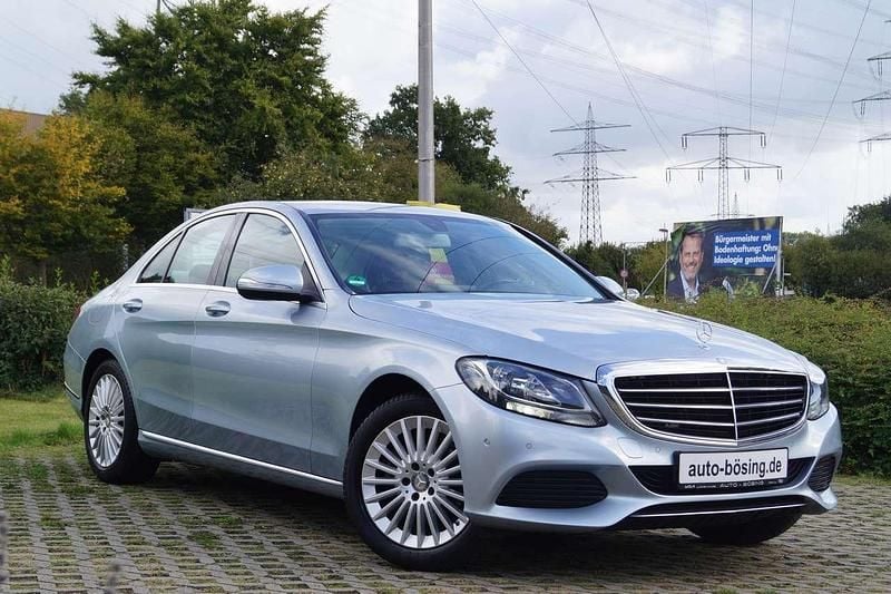 Gebraucht Mercedes 180 Exclusive 156 PS (114 kW) 2014 Diamantsilber  metalliclack Limousine