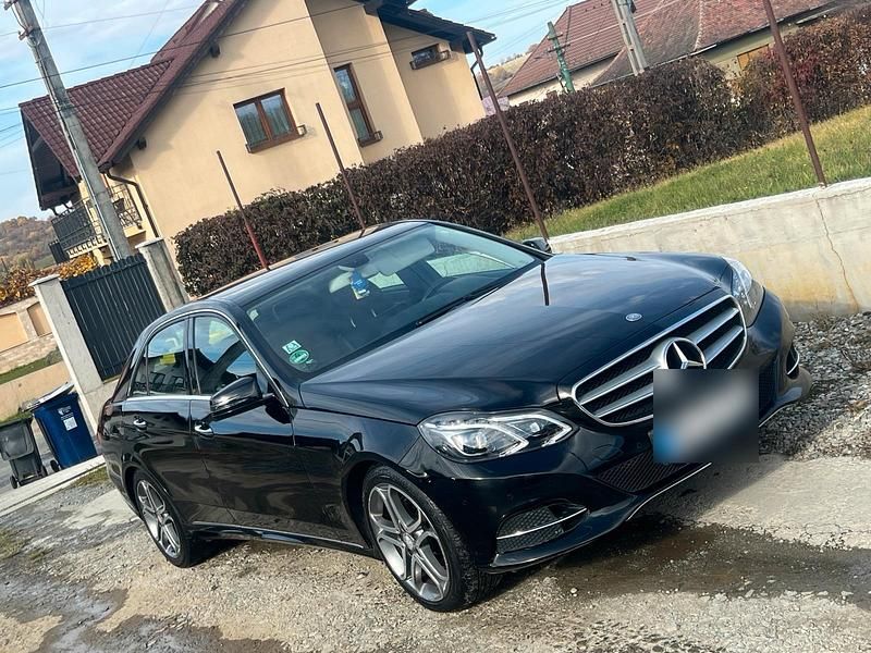 Schwarz Gebraucht 2015 Mercedes E300 Limousine | 13.500 € (Fairer Preis) - Bild 1/4