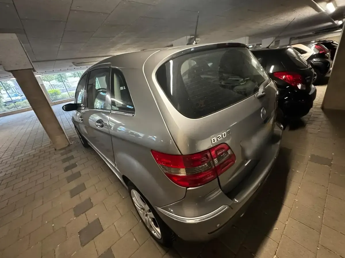 Gebraucht Mercedes B200 140 PS (102 kW) 2007 Grau Van / Kleinbus