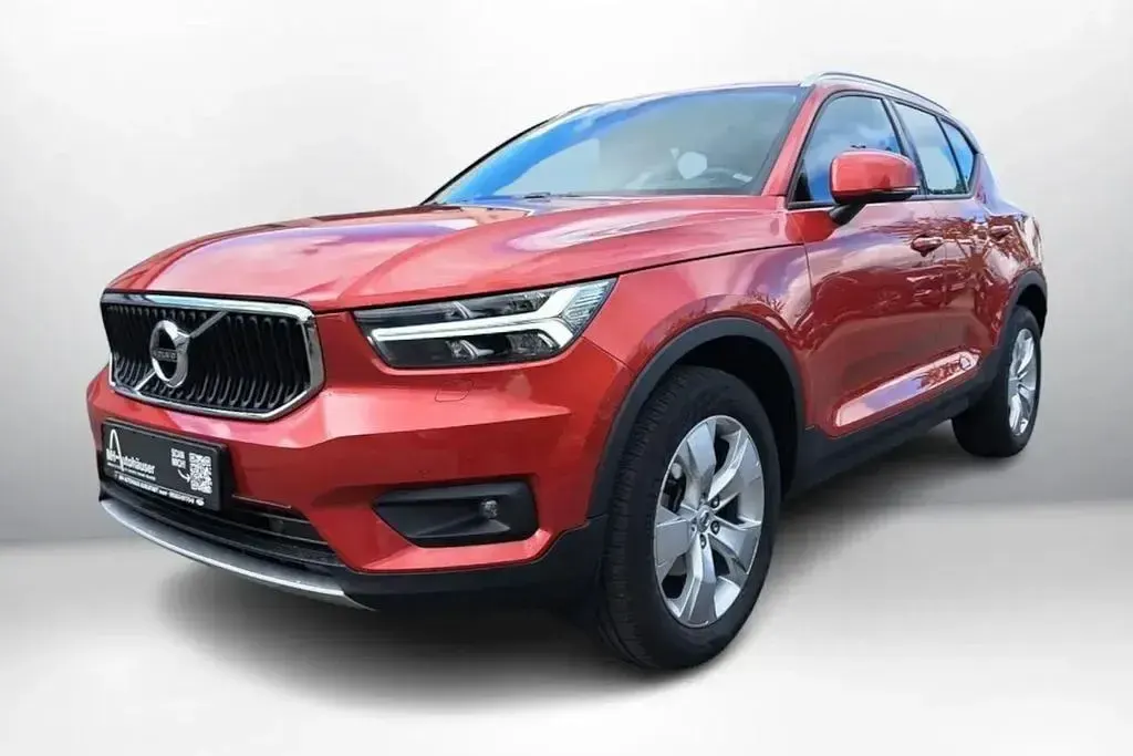 Używany Volvo XC40 Core 129 KM (94 kW) 2023 Czerwony SUV